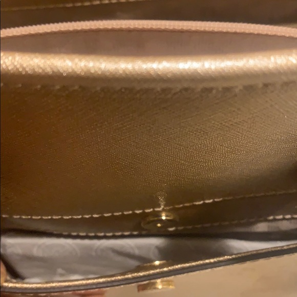 Jet Set Travel Medium Metallic Saffiano Leather - Picture 7 of 7